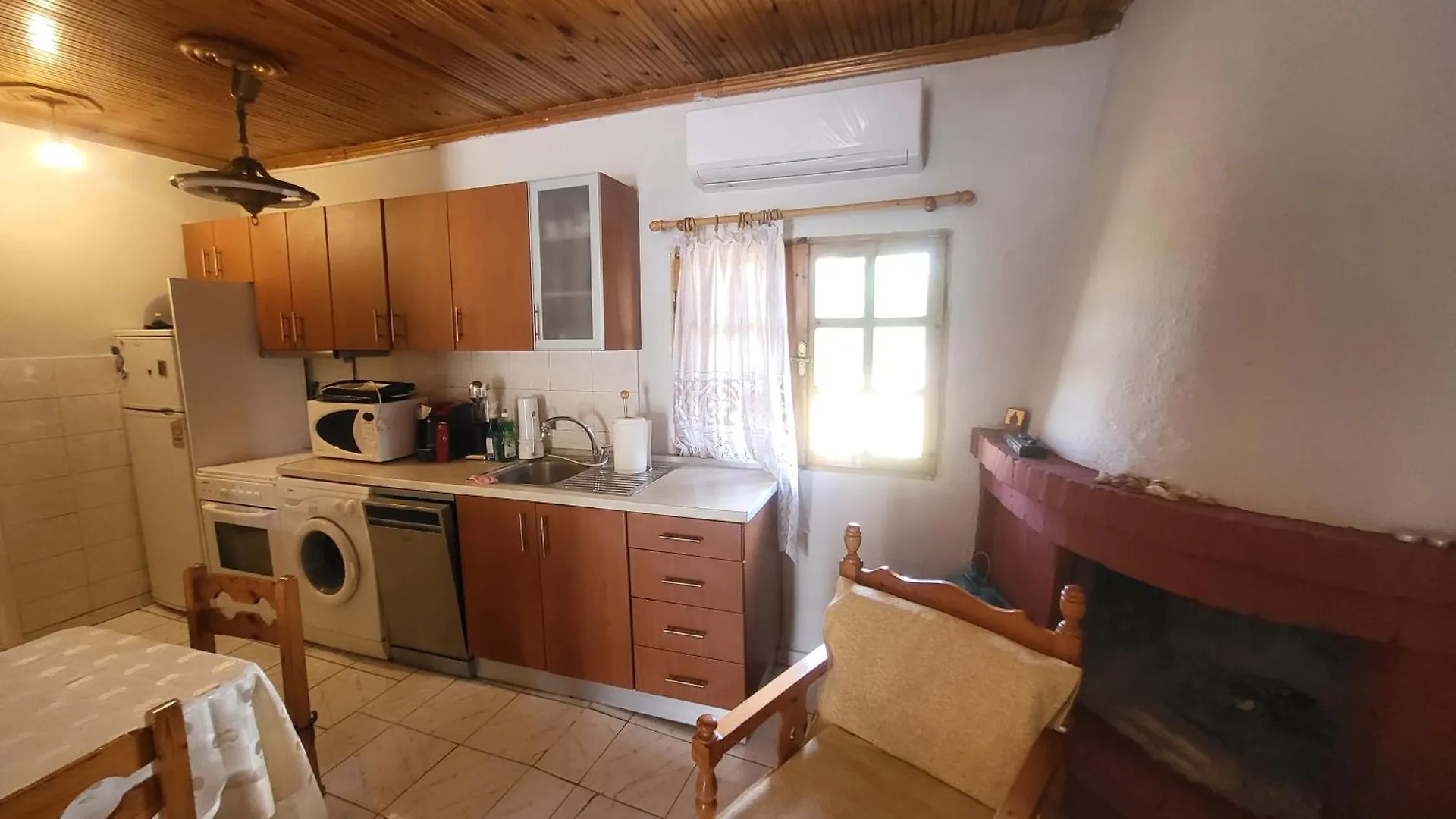 Dom wakacyjny Peaceful 2-Bedroom House 500M From Beach Neo Epivates Grecja