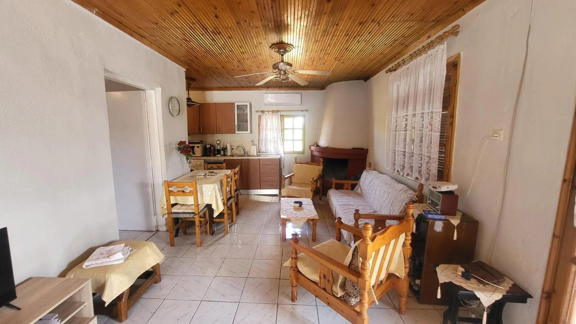Dom wakacyjny Peaceful 2-Bedroom House 500M From Beach Neo Epivates