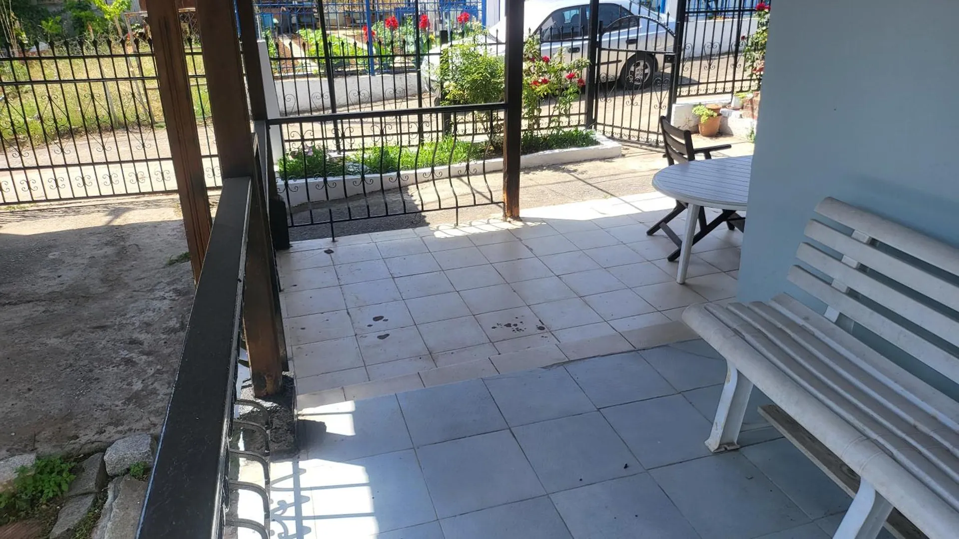 Peaceful 2-Bedroom House 500M From Beach Neo Epivates 0*,
