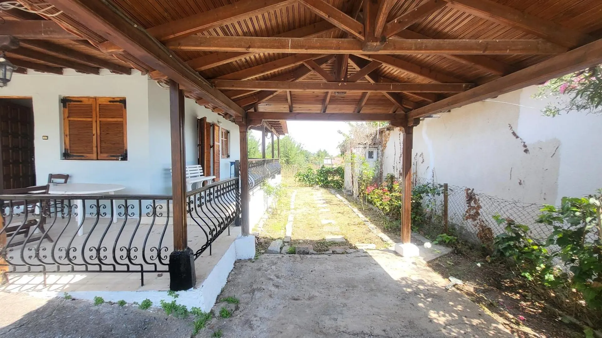 Peaceful 2-Bedroom House 500M From Beach Neo Epivates
